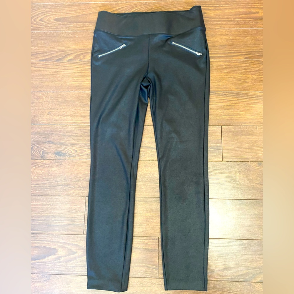 D. Jeans Women’s Pull-On Black Faux Leather Skinny Pants (Size 4)